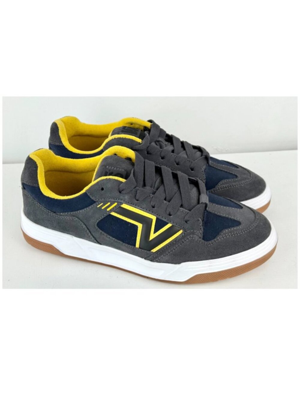 Men's 10.5, Women's 12 - VANS Upland Ashphalt Gray/Blue Skate Shoes - 721356